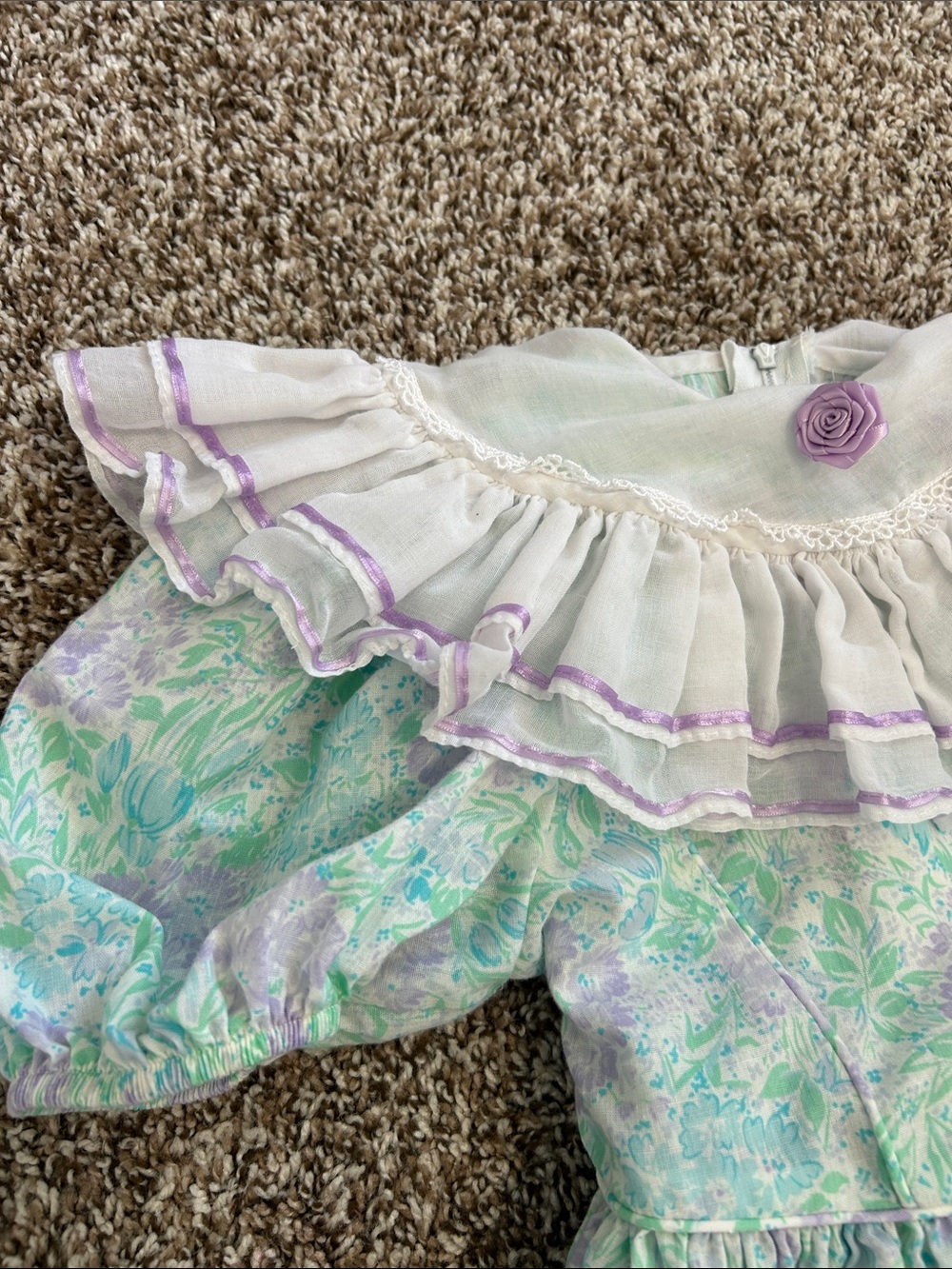 Vintage 80s Ruth of Carolina Pastel Floral Dress with Ruffled Collar - Picture 5 of 13